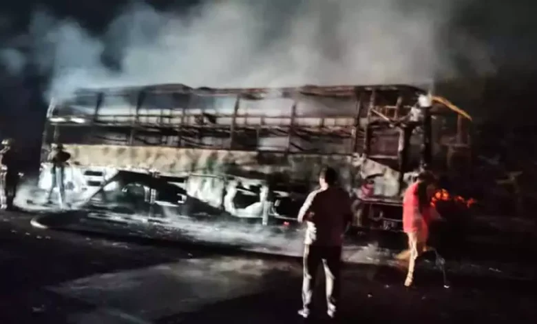 భీమవరం సమీపంలో NH-16పై Bus Fire Accident.. తృటిలో తప్పిన భారీ ప్రమాదం