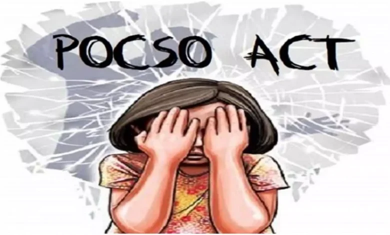 తిరుపతిలో సంచలనం.. మైనర్ బాలికపై దాడి కేసులో జీఎస్టీ ఉద్యోగి అరెస్ట్, పోక్సో కేసు నమోదు తిరుపతిలో సంచలనం.. మైనర్ బాలికపై దాడి కేసులో జీఎస్టీ ఉద్యోగి అరెస్ట్, పోక్సో కేసు నమోదు