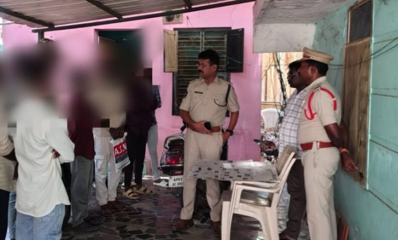 మత్తు పదార్థాలపై తిరుపతి పోలీసుల ఉక్కుపాదం.. ప్రత్యేక టెస్టులు, కౌన్సిలింగ్ కార్యక్రమాలు మత్తు పదార్థాలపై తిరుపతి పోలీసుల ఉక్కుపాదం.. ప్రత్యేక టెస్టులు, కౌన్సిలింగ్ కార్యక్రమాలు