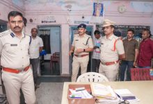 రేణిగుంట పోలీస్ స్టేషన్లో జిల్లా ఎస్పీ ఆకస్మిక తనిఖీ.. పెండింగ్ కేసులపై ఆరా రేణిగుంట పోలీస్ స్టేషన్లో జిల్లా ఎస్పీ ఆకస్మిక తనిఖీ.. పెండింగ్ కేసులపై ఆరా
