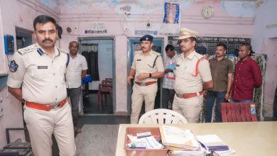 రేణిగుంట పోలీస్ స్టేషన్‌లో జిల్లా ఎస్పీ ఆకస్మిక తనిఖీ.. పెండింగ్ కేసులపై ఆరా