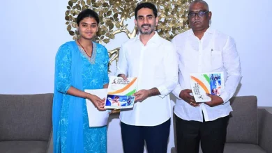 ఆసియా క్రీడలకు ముందు జ్యోతి సురేఖ వెన్నంను సన్మానించిన నారా లోకేష్ ఆసియా క్రీడలకు ముందు జ్యోతి సురేఖ వెన్నంను సన్మానించిన నారా లోకేష్