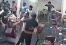 ఒంగోలు బార్‌లో బీర్ బాటిళ్లతో రచ్చ.. చివరి పెగ్ ముగించి కూల్‌గా వెళ్లిపోయిన యువకుడు వైరల్!
