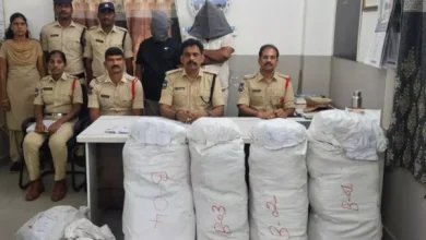 భద్రాద్రిలో గంజాయిపై పోలీసుల ఉక్కుపాదం.. రూ.2 కోట్ల విలువైన 385 కేజీల స్వాధీనం భద్రాద్రిలో గంజాయిపై పోలీసుల ఉక్కుపాదం.. రూ.2 కోట్ల విలువైన 385 కేజీల స్వాధీనం