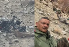 Leh సమీపంలో ఆర్మీ చీతా హెలికాప్టర్ కూలింది.. పెను ప్రమాదం నుంచి ముగ్గురు అధికారులు సురక్షితం Leh సమీపంలో ఆర్మీ చీతా హెలికాప్టర్ కూలింది.. పెను ప్రమాదం నుంచి ముగ్గురు అధికారులు సురక్షితం