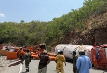 కడపలో గ్యాస్ ట్యాంకర్ లీకేజ్తో హైఅలర్ట్.. రోడ్డుపై భారీ ట్రాఫిక్ జామ్, ప్రజల్లో భయాందోళన కడపలో గ్యాస్ ట్యాంకర్ లీకేజ్తో హైఅలర్ట్.. రోడ్డుపై భారీ ట్రాఫిక్ జామ్, ప్రజల్లో భయాందోళన