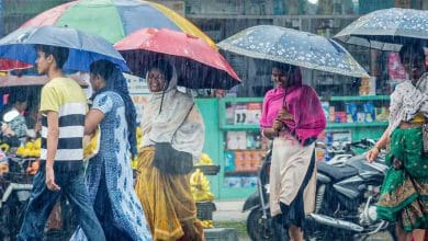 ఏపీలో మూడు రోజులపాటు భారీ వర్షాల హెచ్చరిక.. పిడుగులు, ఈదురుగాలులతో ప్రజలు అప్రమత్తంగా ఉండాలంటూ IMD అలర్ట్ ఏపీలో మూడు రోజులపాటు భారీ వర్షాల హెచ్చరిక.. పిడుగులు, ఈదురుగాలులతో ప్రజలు అప్రమత్తంగా ఉండాలంటూ IMD అలర్ట్