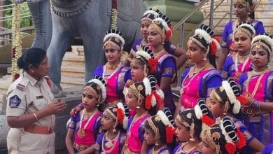 మహతి ఆడిటోరియంలో శక్తి టీమ్ అవగాహన కార్యక్రమం.. సైబర్ మోసాలు, మహిళా భద్రతపై కీలక సూచనలు మహతి ఆడిటోరియంలో శక్తి టీమ్ అవగాహన కార్యక్రమం.. సైబర్ మోసాలు, మహిళా భద్రతపై కీలక సూచనలు