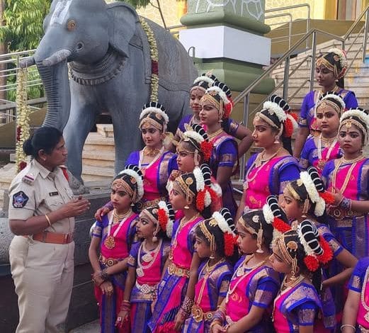 మహతి ఆడిటోరియంలో శక్తి టీమ్ అవగాహన కార్యక్రమం.. సైబర్ మోసాలు, మహిళా భద్రతపై కీలక సూచనలు