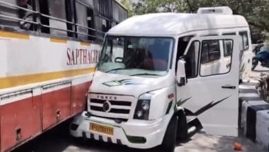 Tirumala Ghat Road Accident: 12వ మలుపు వద్ద ఆర్టీసీ బస్సు, టెంపో ఢీ.. భక్తులకు స్వల్ప గాయాలు